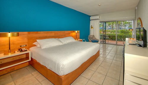 Room, Courtyard Area