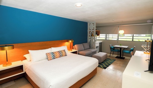 Studio, 1 King Bed, Kitchenette