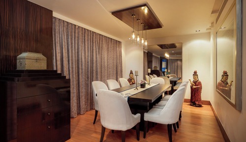 Luxury Suite