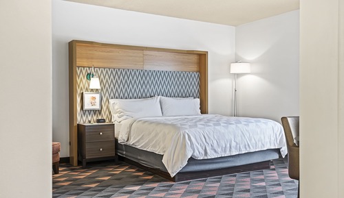 Standard Room, 1 King Bed, Accessible (Mobility Tub)