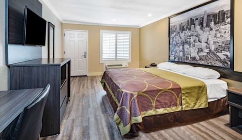 Room, 1 King Bed, Accessible, Non Smoking (Mobility/Hearing Impaired)