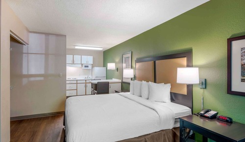 Deluxe Studio, 1 King Bed with Sofa bed, Non Smoking