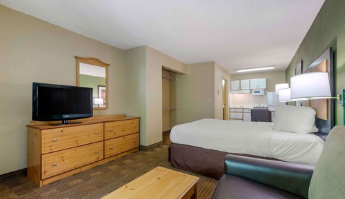 Deluxe Studio, 1 Queen Bed with Sofa bed, Non Smoking