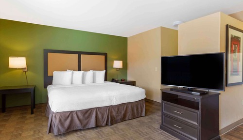Deluxe Studio, 1 King Bed with Sofa bed, Accessible, Non Smoking