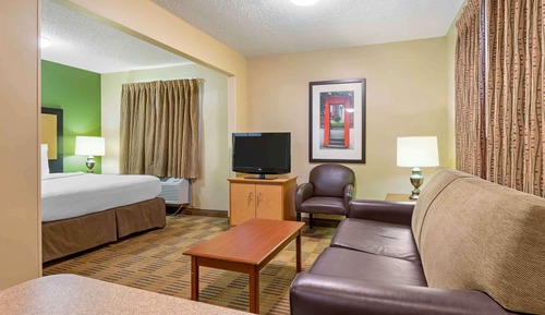 Deluxe Studio, 1 Queen Bed with Sofa bed, Accessible, Non Smoking