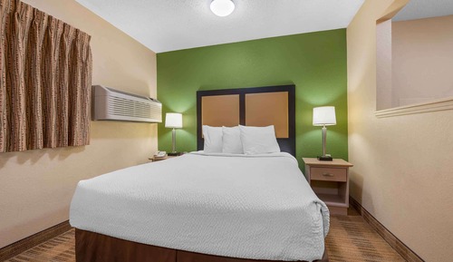 Deluxe Studio, 1 Queen Bed with Sofa bed, Non Smoking