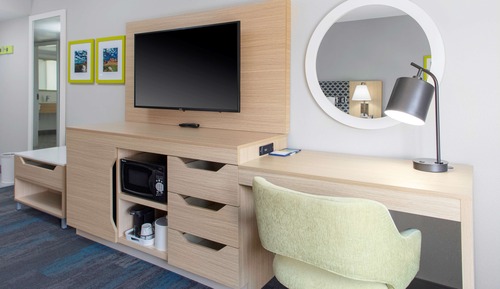 One King Bed, Non-Smoking (Hearing Accessories)