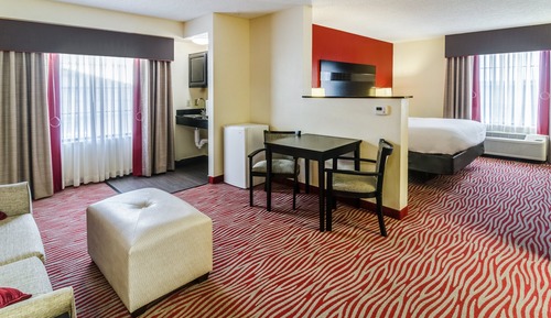 Suite, 1 King Bed, Accessible (Mobility, Accessible Tub)