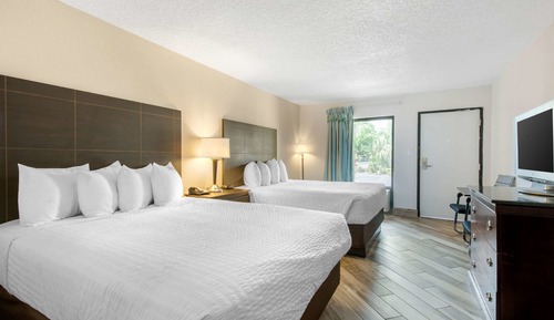 Standard Room, 2 Queen Beds, Non Smoking