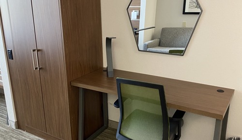 Suite, 1 King Bed, Mobility Accessible (Accessible Tub)