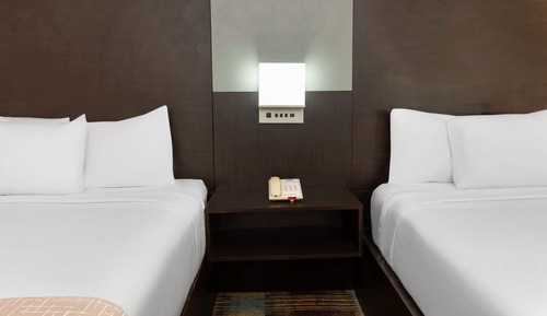 Room, Multiple Beds, Smoking