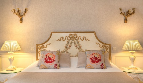 Charm Room