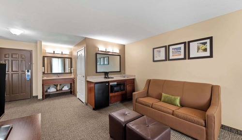Suite, 1 King Bed with Sofa bed, Non Smoking (Living Room)