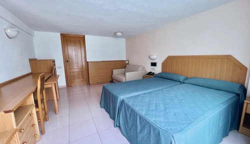 Triple Room (2 + 1)