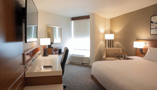 Standard Room, 1 King Bed (Mobility Accessible, Tub)