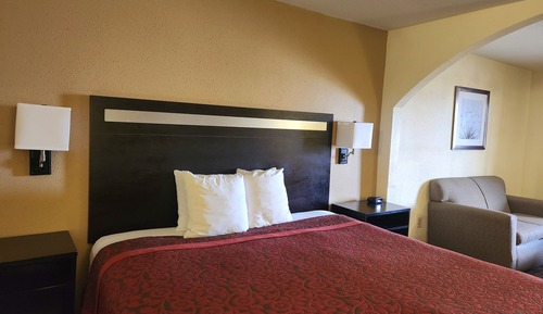 Standard Room, 1 King Bed