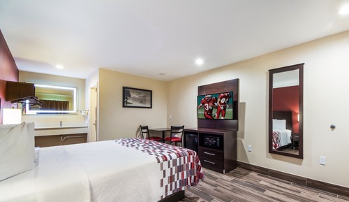Deluxe Room, 2 Queen Beds (Smoke Free)