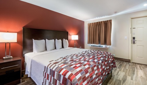 Deluxe Room, 1 King Bed (Smoke Free)