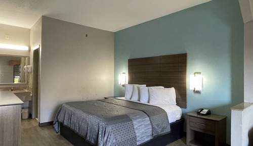 Suite, 1 King Bed, Smoking