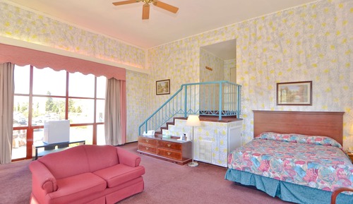 Suite, 1 King Bed, Non Smoking