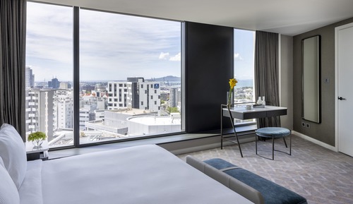 Club Executive King Kitchenette - Pinnacle Tower