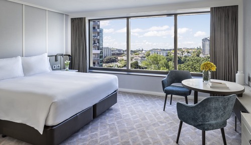 Premier Sky Tower View King Kitchenette - Pinnacle Tower
