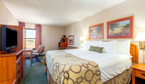 Room, 1 Double Bed, Accessible, Non Smoking (Mobility, Tub w/ Grab Bars)