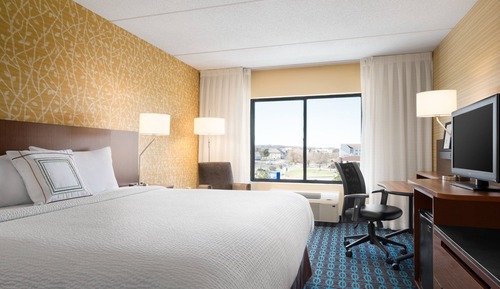 Room, 1 King Bed, Non Smoking (Mobility Accessible, Tub)