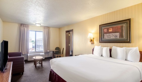 Room, 1 King Bed, Non Smoking (Executive Suite)