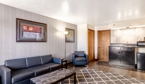 Honeymoon Suite