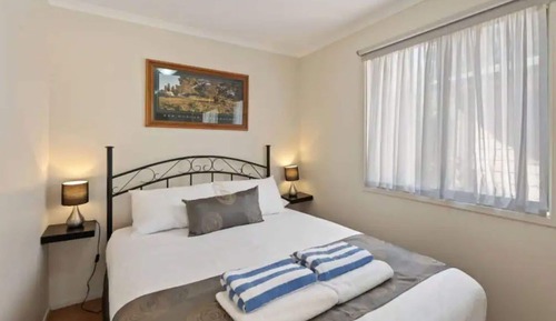 Standard 2 Bedroom Cabin - Sleeps 6 - Pet Friendly