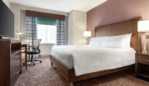 Suite, 1 King Bed, Accessible, Non Smoking (Roll-in Shower)