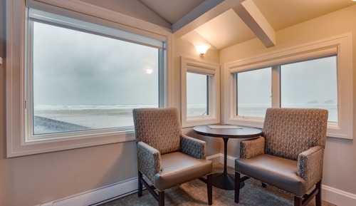 Flagship - Oceanfront Queen - Fireplace, Kitchen