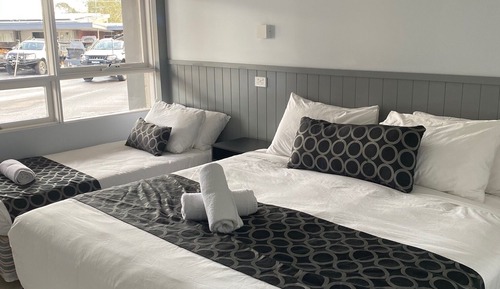 King + Single Bed + Kitchenette