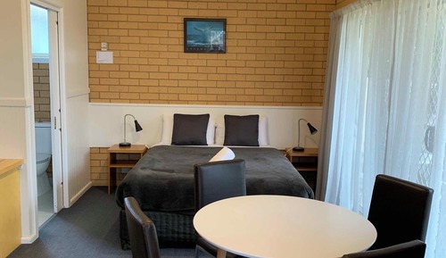 Motel Suite