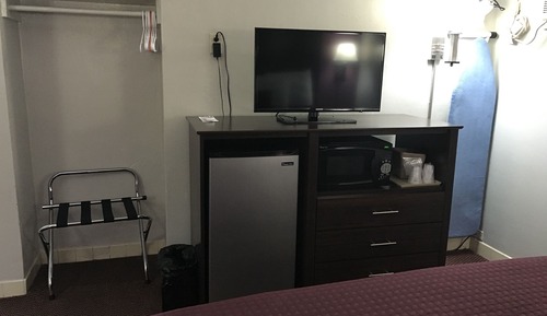 Room (Queen)