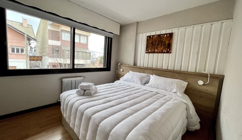 Room (105)