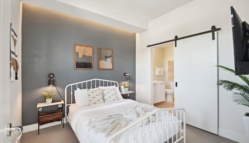 Condo, 1 Queen Bed, Balcony, City View (unit 306)