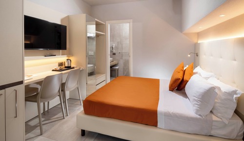 Deluxe Room, 1 King Bed, Terrace, Partial Sea View
