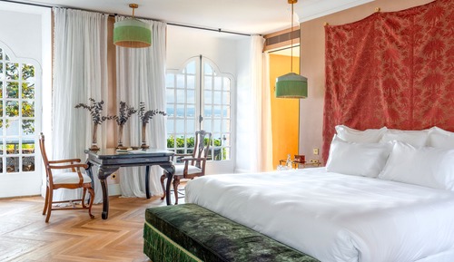 Signature Suite