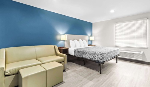 Suite, 1 King Bed, Non Smoking