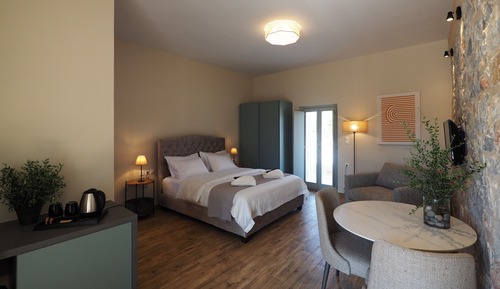 Deluxe Double Room (Up to 3 guests)
