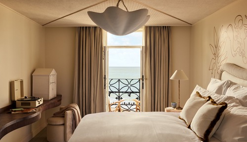 Large Guest Room with Sea View & Balcony
