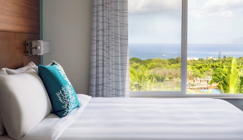 Suite, 1 Bedroom, Hearing Accessible, Kitchen (Balcony)