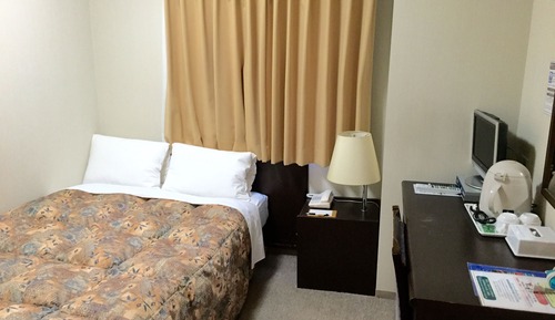 Semi-double Room, Smoking