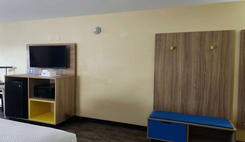 Room, 2 Queen Beds, Accessible, Refrigerator & Microwave (Non-Smoking)
