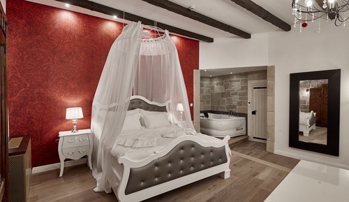 Grand Suite, 1 King Bed, Non Smoking, Jetted Tub