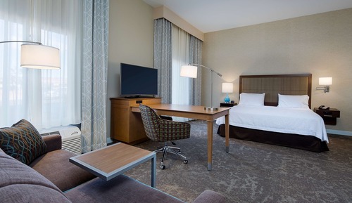 Studio, 1 King Bed,Hearing Accessible, Non Smoking With Balcony