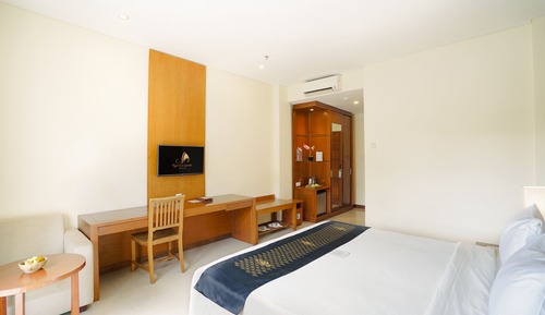 Deluxe Queen room