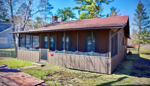 Three Bedroom Cottage #1, 5 beds